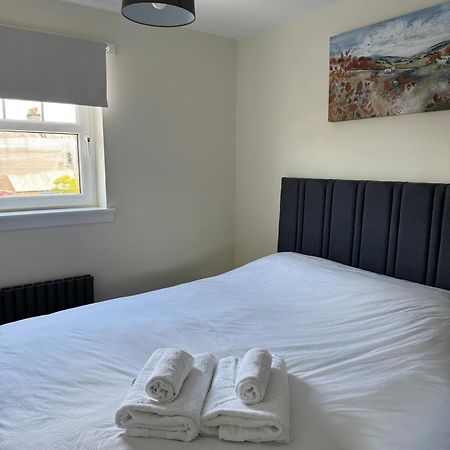 Modern 3 Bedroom Apartment In Markinch, Fife Exterior foto